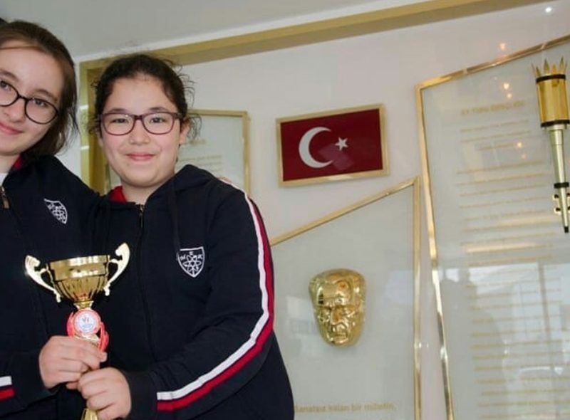 Kızlarımız Satranç Turnuvasında 3. oldu